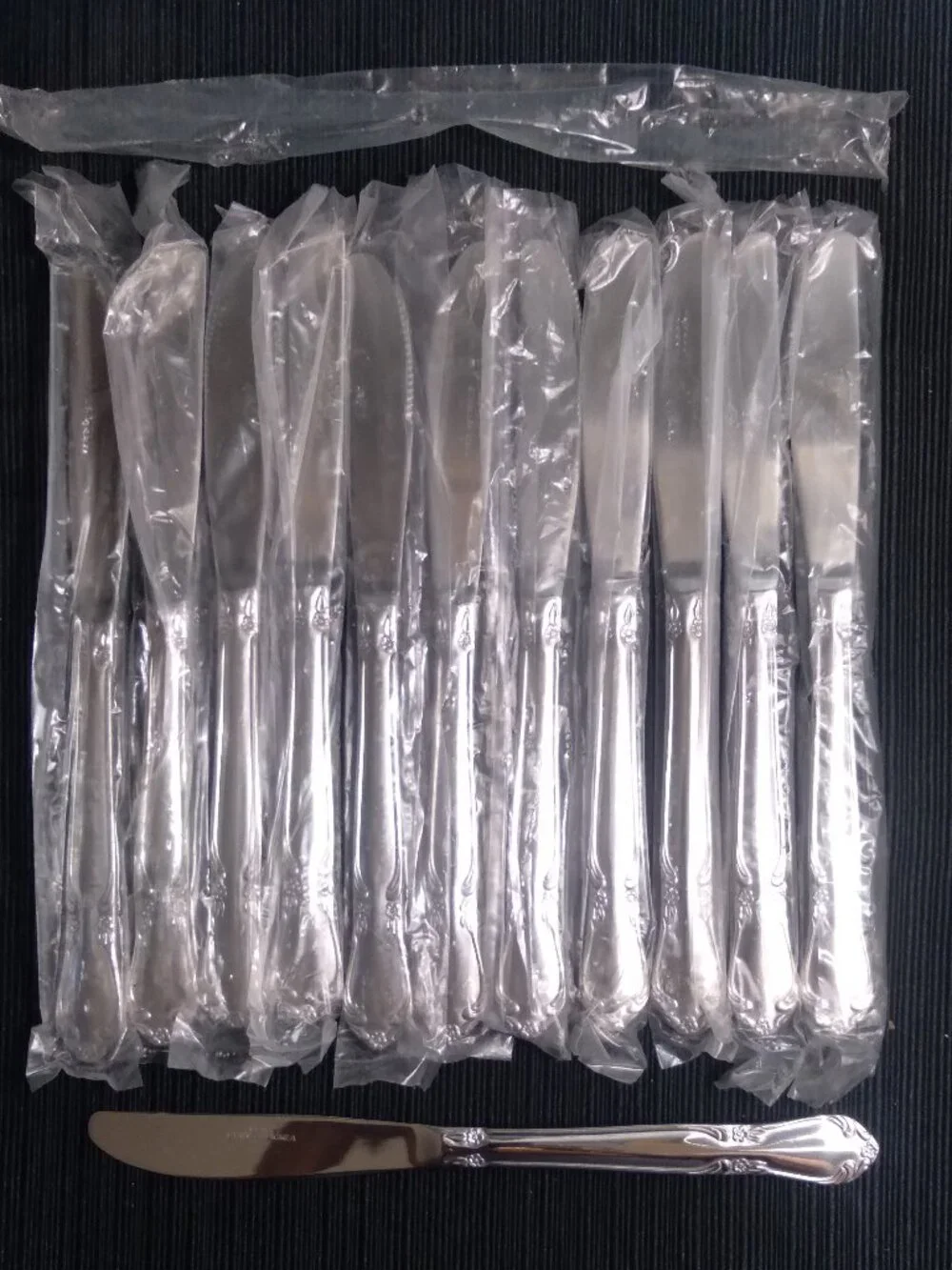 Vtg NOS Serco Stainless Box of 12 Dinner Knives